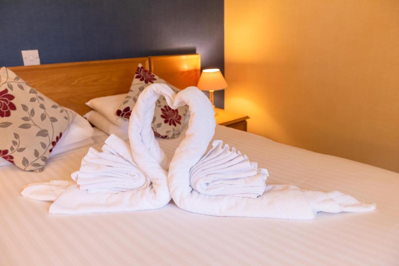Green Hotel Kinross Bagian luar foto