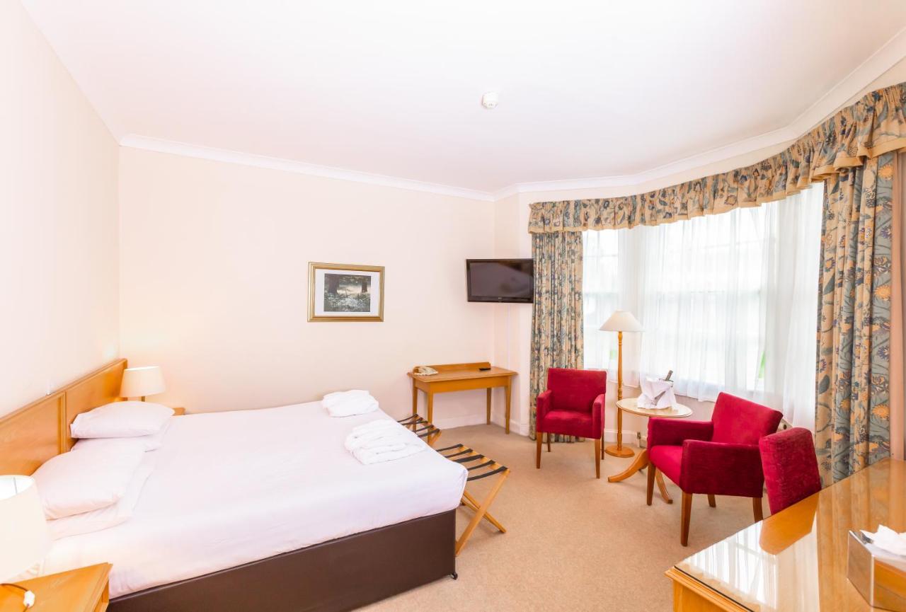 Green Hotel Kinross Bagian luar foto