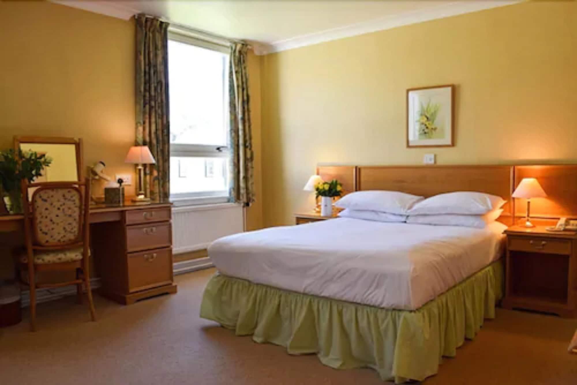 Green Hotel Kinross Bagian luar foto