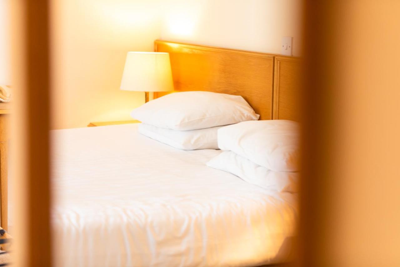 Green Hotel Kinross Bagian luar foto