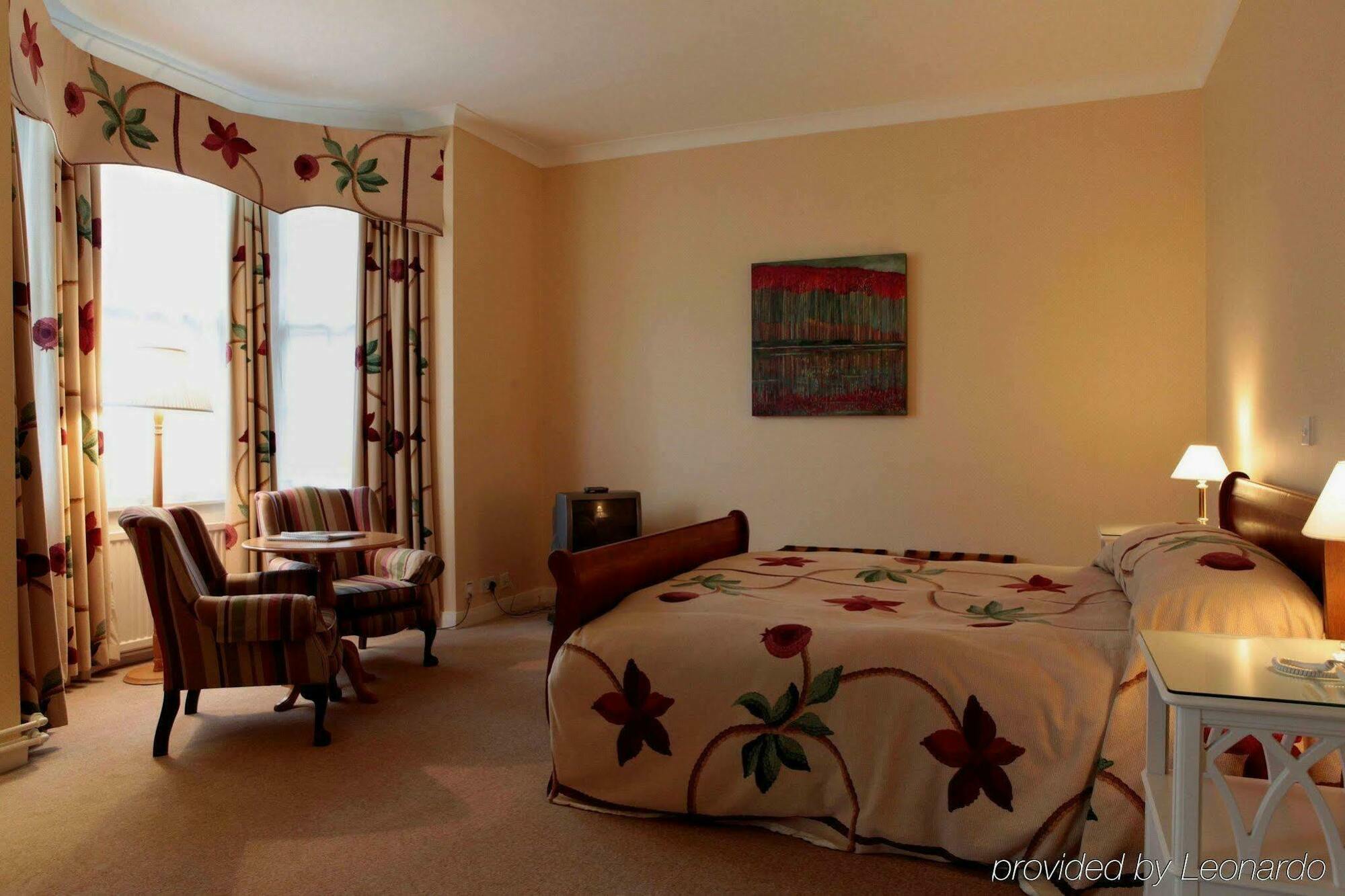 Green Hotel Kinross Bagian luar foto